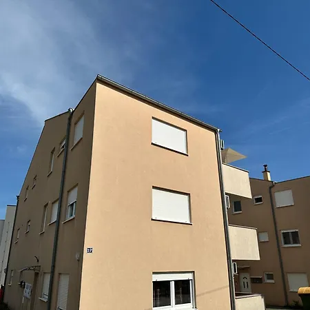 Kiko Apartment *